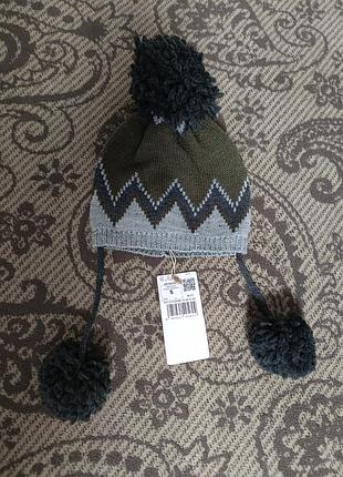 Шапка осіння з помпоном