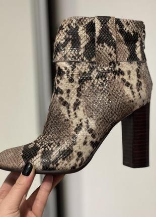 Продам ботинки