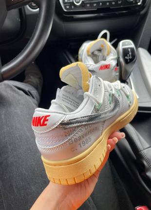 Жіночі кросівки нова модель 😍

sb dunk x off red silver

женские кроссовки найк2 фото