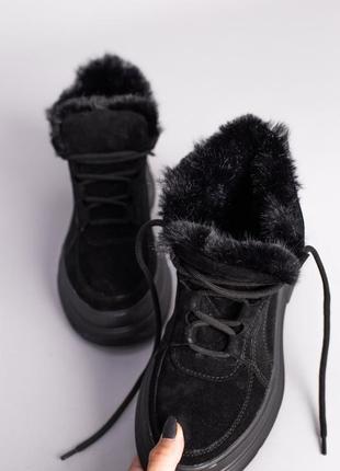 Черевики жіночі замшеві чорні на шнурках, на товстій підошві, зимові