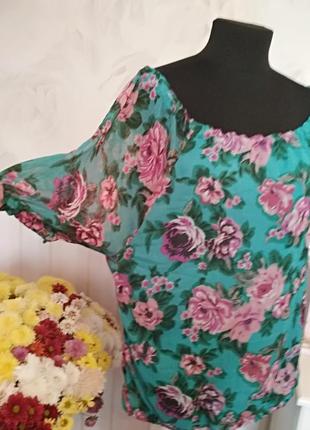 Яркая блуза в цветах, размер 50-52.3 фото