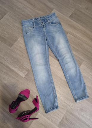 Женские джинсы /  базовые женские джинсы/ женская одежда/ женская обувь