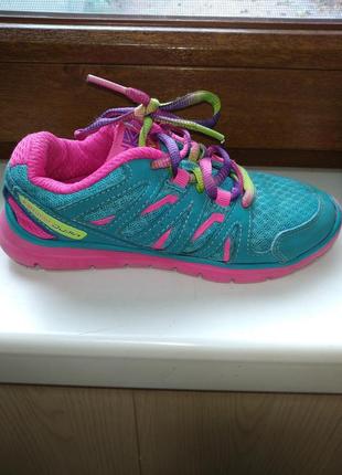 Кросівки на дівчинку