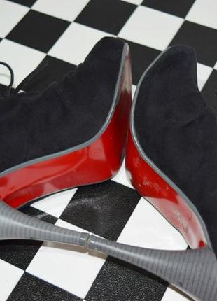 Чёрные ботильоны велюровые ботинки на каблуке красная подошва4 фото
