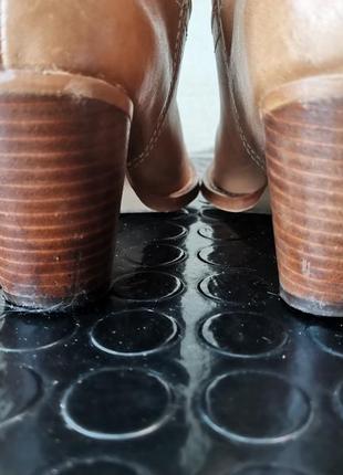 Кожаные сапоги цвета кэмел от shoe biz4 фото