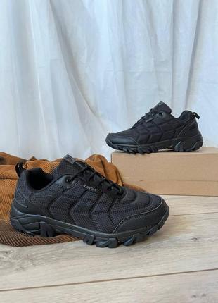 Кросівки на осінь