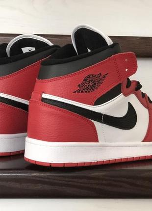 Кросівки nike air jordan 1 retro white red black3 фото