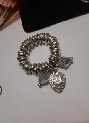 Кільце резінка в срібному тоні, цікаве