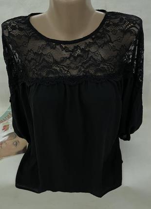 Красивая блуза с кружевом