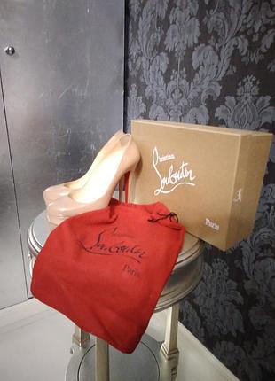 Louboutin christian оригінал туфлі  тілесного кольору