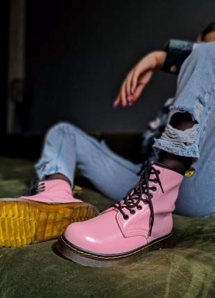 Dr.martens pink 1460 женские розовые ботинки доктор мартинс берцы на осень весну демисезон жіночі рожеві черевики скидка знижка5 фото