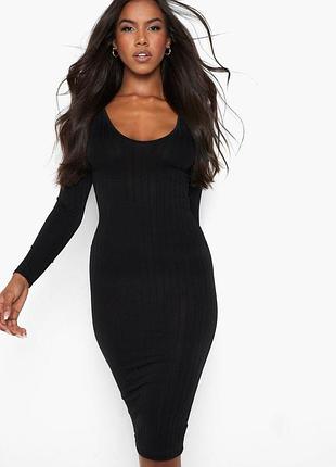 Стильне чорне плаття boohoo в смужку