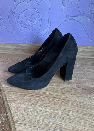 Туфлі замша натуральна