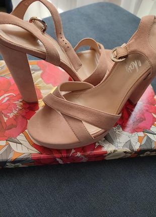 Женские босоножки4 фото