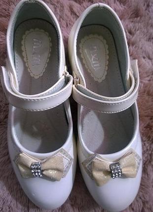 Лаковые туфли mxm размер 32