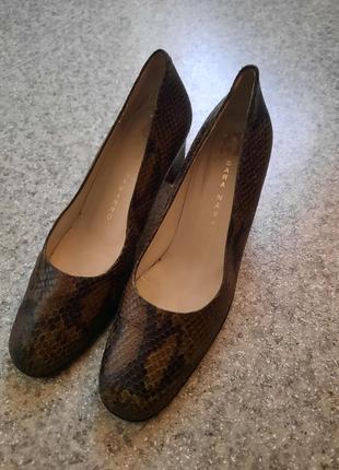 Туфли из кожи рептилии.sara navarro.