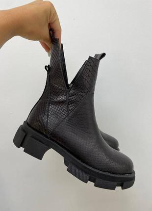 Эксклюзивные ботинки из натуральной итальянской кожи рептилия женские чёрные2 фото