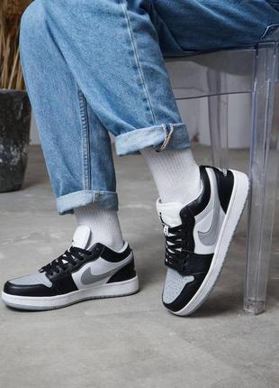 Жіночі кросівки nike air jordan retro 1 low grey white black