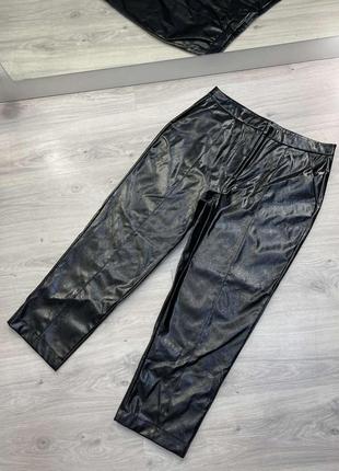 Штани лаковані primark