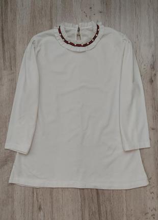 Эластичный реглан с бусинками и рюшей