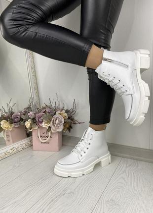 Білі черевики із натуральної шкіри5 фото