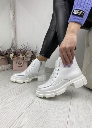 Білі черевики із натуральної шкіри4 фото