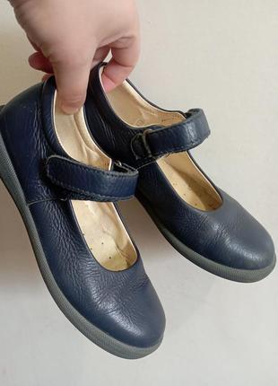 Шкіряні туфлі на дівчинку,33р 4