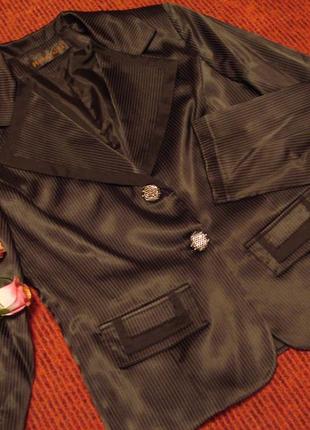 Шикарний фірмовий діловий піджак розмір 42