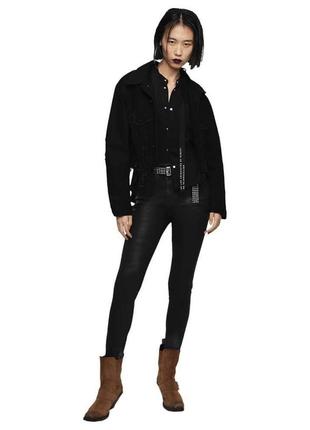 Женская укороченная джинсовая куртка diesel черного цвета, с рваностями3 фото