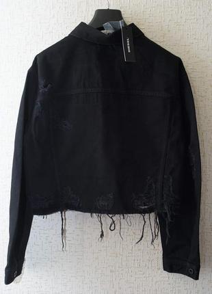 Женская укороченная джинсовая куртка diesel черного цвета, с рваностями6 фото