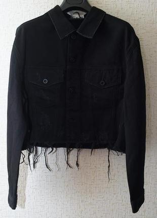 Женская укороченная джинсовая куртка diesel черного цвета, с рваностями4 фото