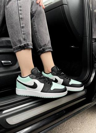 Кросівки жіночі nike air jordan 1 retro low light mint3 фото