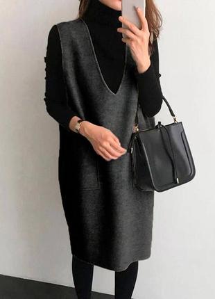 Стильне гарне зручне модне трендове для прогулянок просте плаття сукня сарафан чорна чорне