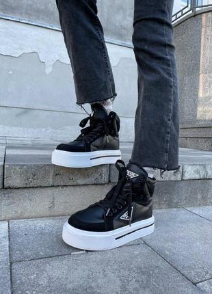 Жіночі кросівки prada re-nylon black/white high4 фото