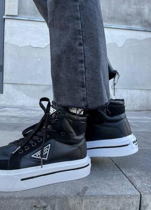 Жіночі кросівки prada re-nylon black/white high5 фото