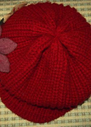 Комплект шарф и кепка цветы красные5 фото