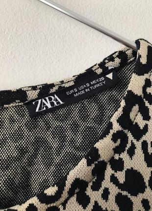 Платье в леопардовый принт с поясом в тон zara леопардовое платье с ремнем с пряжкой черное бежевое платье с анималистичным принтом7 фото