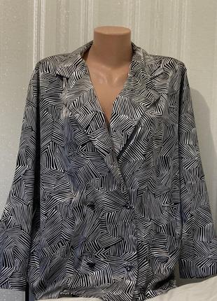 Блузка блуза на чотирьох ґудзиках з принтом зебра1 фото