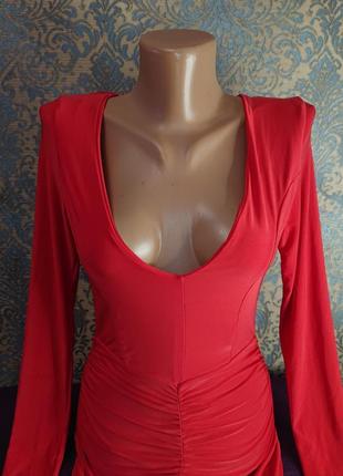 Красиве червоне плаття по фігурі з драпіруванням і довгим рукавом р. s/xs3 фото