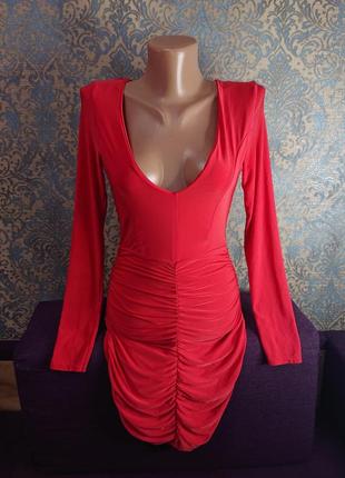 Красиве червоне плаття по фігурі з драпіруванням і довгим рукавом р. s/xs4 фото