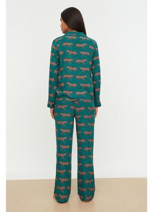 Женский пижамный костюм с леопардами8 фото