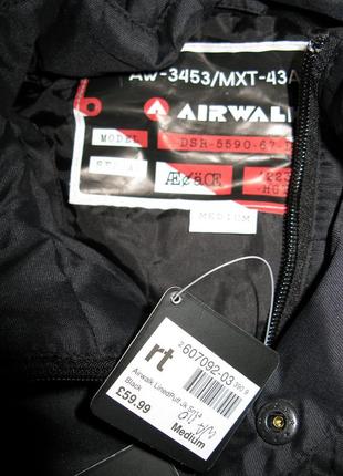 Лёгкая чёрная куртка airwalk, размер м4 фото