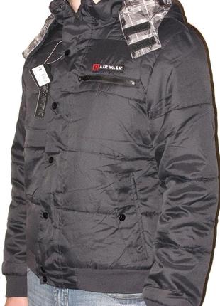 Лёгкая чёрная куртка airwalk, размер м2 фото