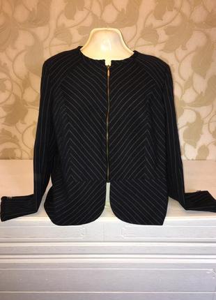 Стильний піджак у смужку m&c