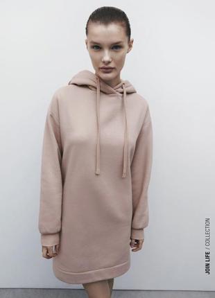 Кр плаття худі  з капюшоном на утеплювачі. пайта хороший склад 70% бавовна. новий з бірками. оригінал. є таке ж в чорному кольорі 🖤