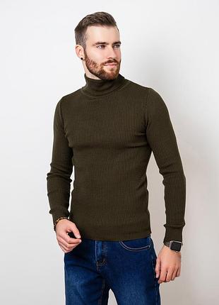 Вовняний светр кольору хакі з високим горлом