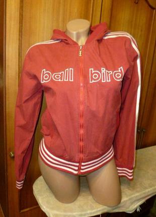 Легка курточка,спортивна куртка кельми з капюшоном червона1 фото