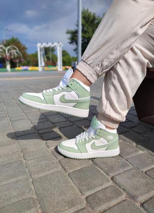 Nike air jordan 1 mid green white2 фото