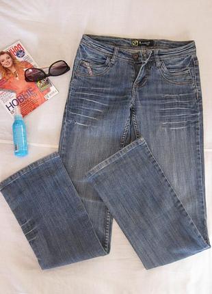 Джинсы с низкой посадкой