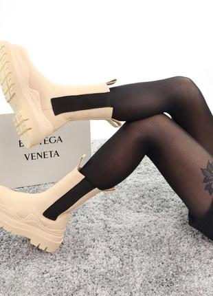 Bottega veneta beige популярные зимние массивные сапоги ботинки натуральная кожа с толстым мехом бежевые кремовые светлый беж зима2 фото